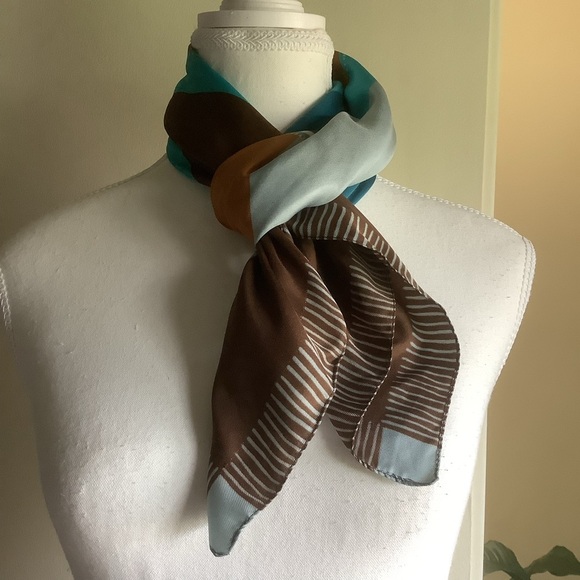 Eximious of London 34” Square Block Print Scarf Made in Italy - Picture 10 of 13